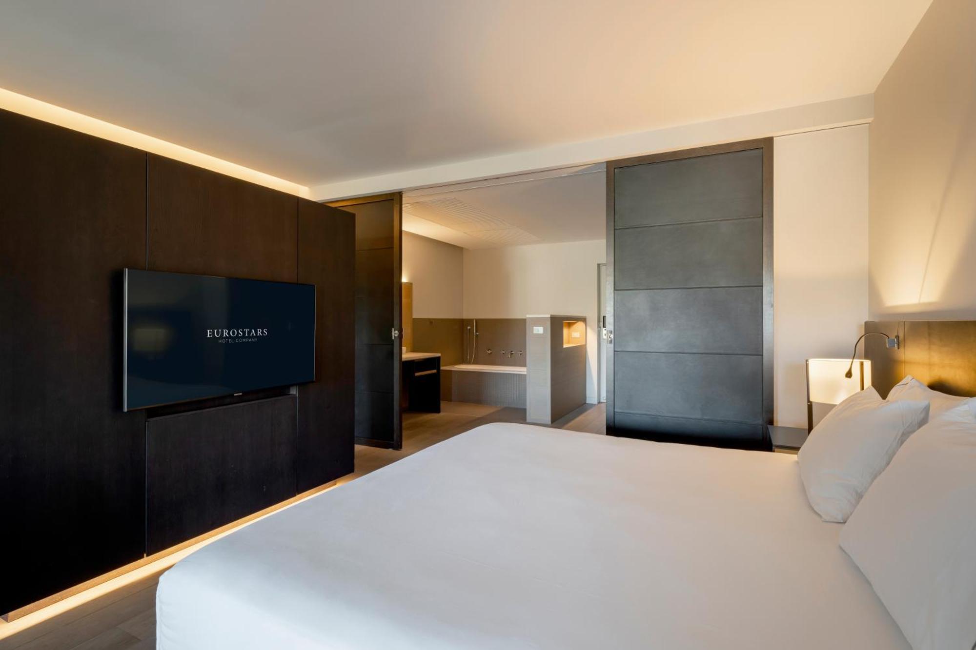 Eurostars Pamplona Hotell Exteriör bild