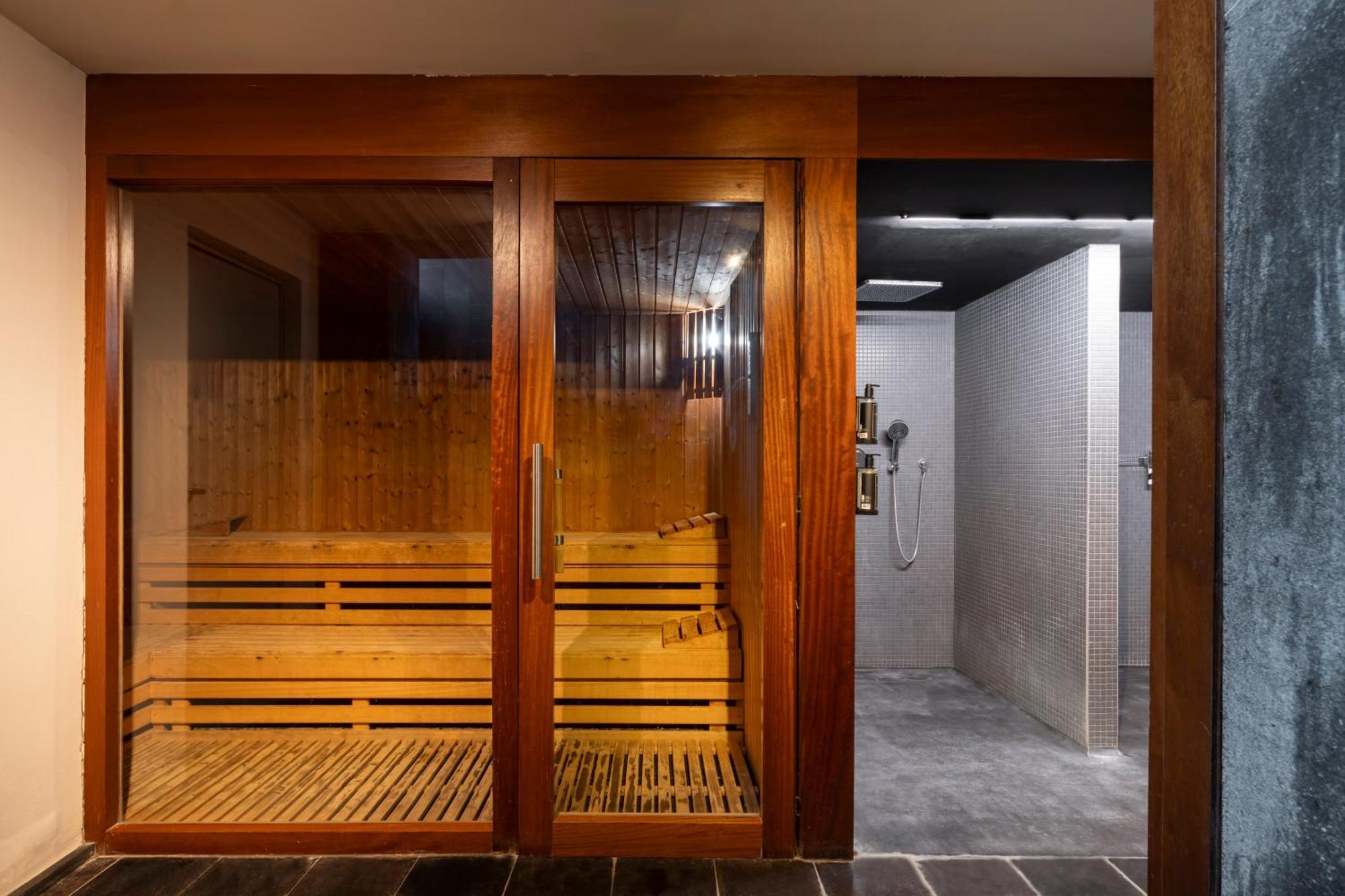 Eurostars Pamplona Hotell Exteriör bild
