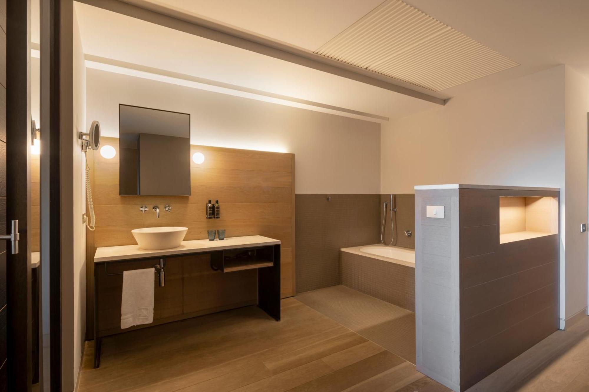 Eurostars Pamplona Hotell Exteriör bild