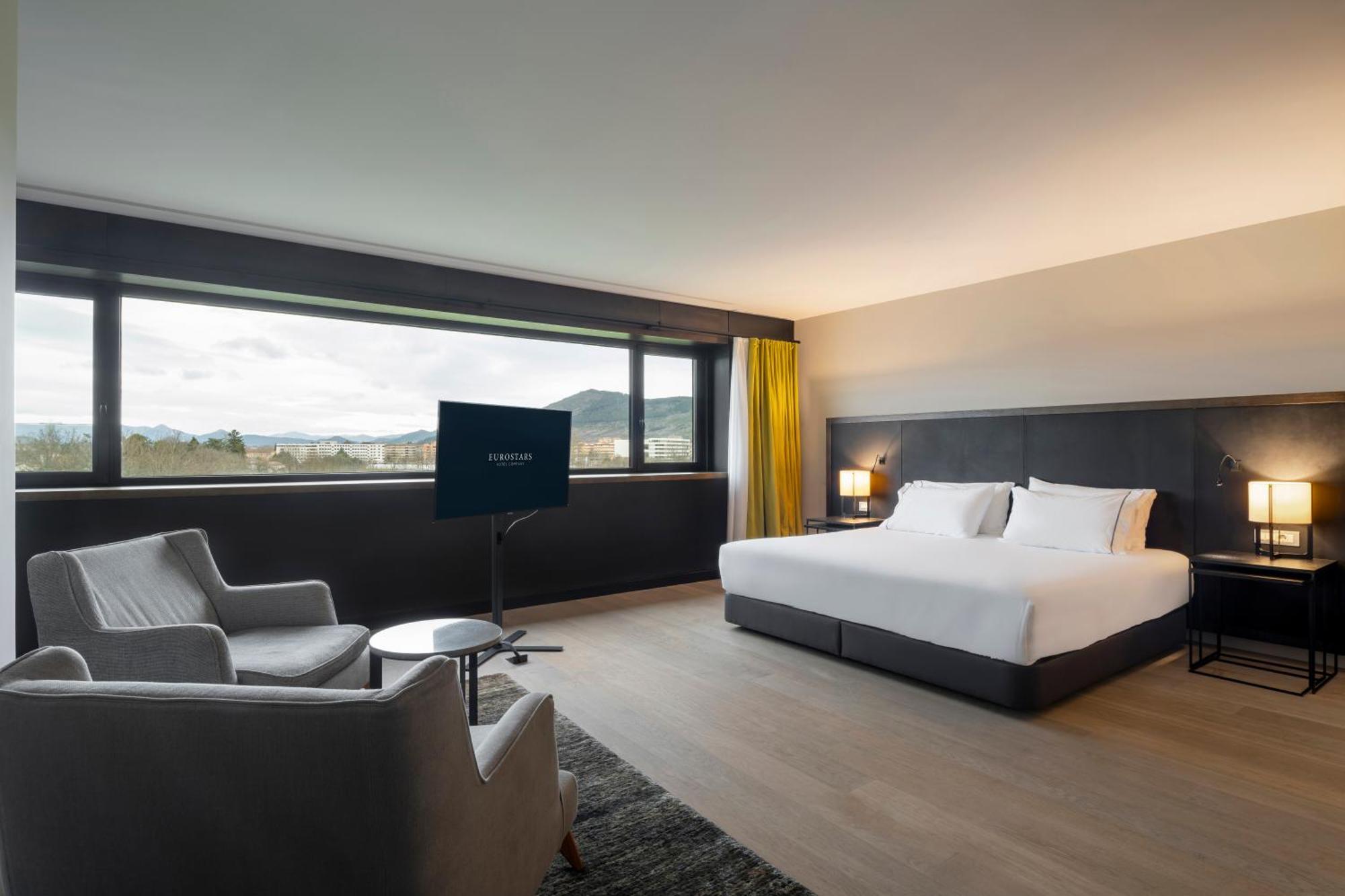 Eurostars Pamplona Hotell Exteriör bild